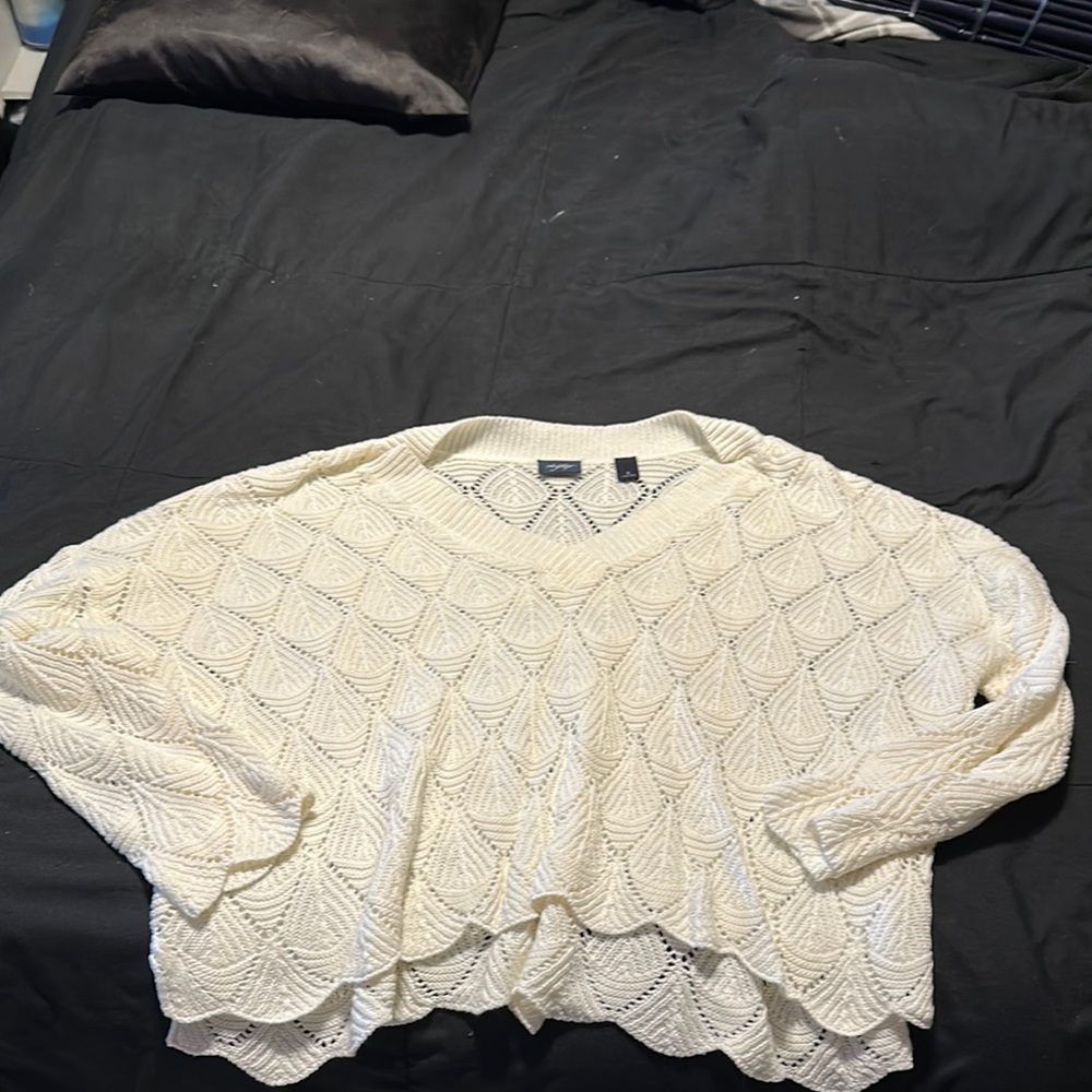 Daytrip Cream V-Neck Sweater